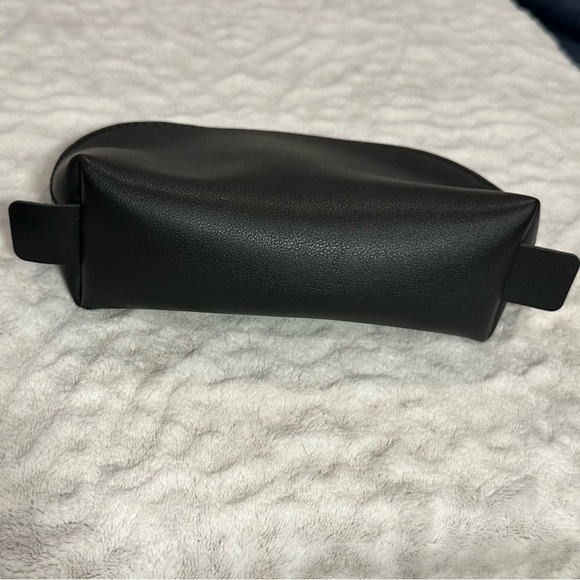 Saks Fifth Avenue Polaris Amenity Zip Makeup Toiletry Pouch exclusively UNITED - Picture 10 of 15